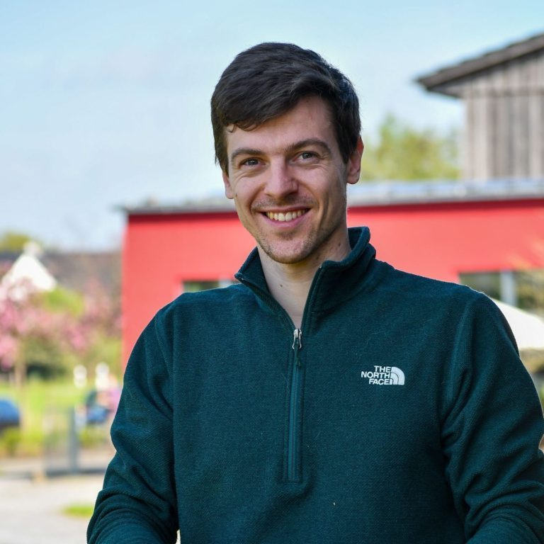 Justus Beckmann von Beckmanns Blumen lächelt.